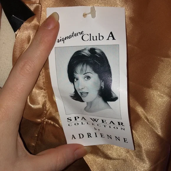 Adrienne Signature Club A Robe Gold - Picture 7 of 7